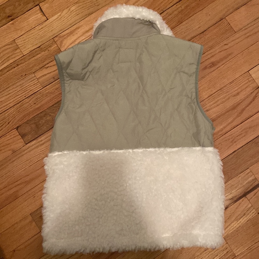 Abercrombie & Fitch Soft A&F Collection Vest - Picture 4 of 4